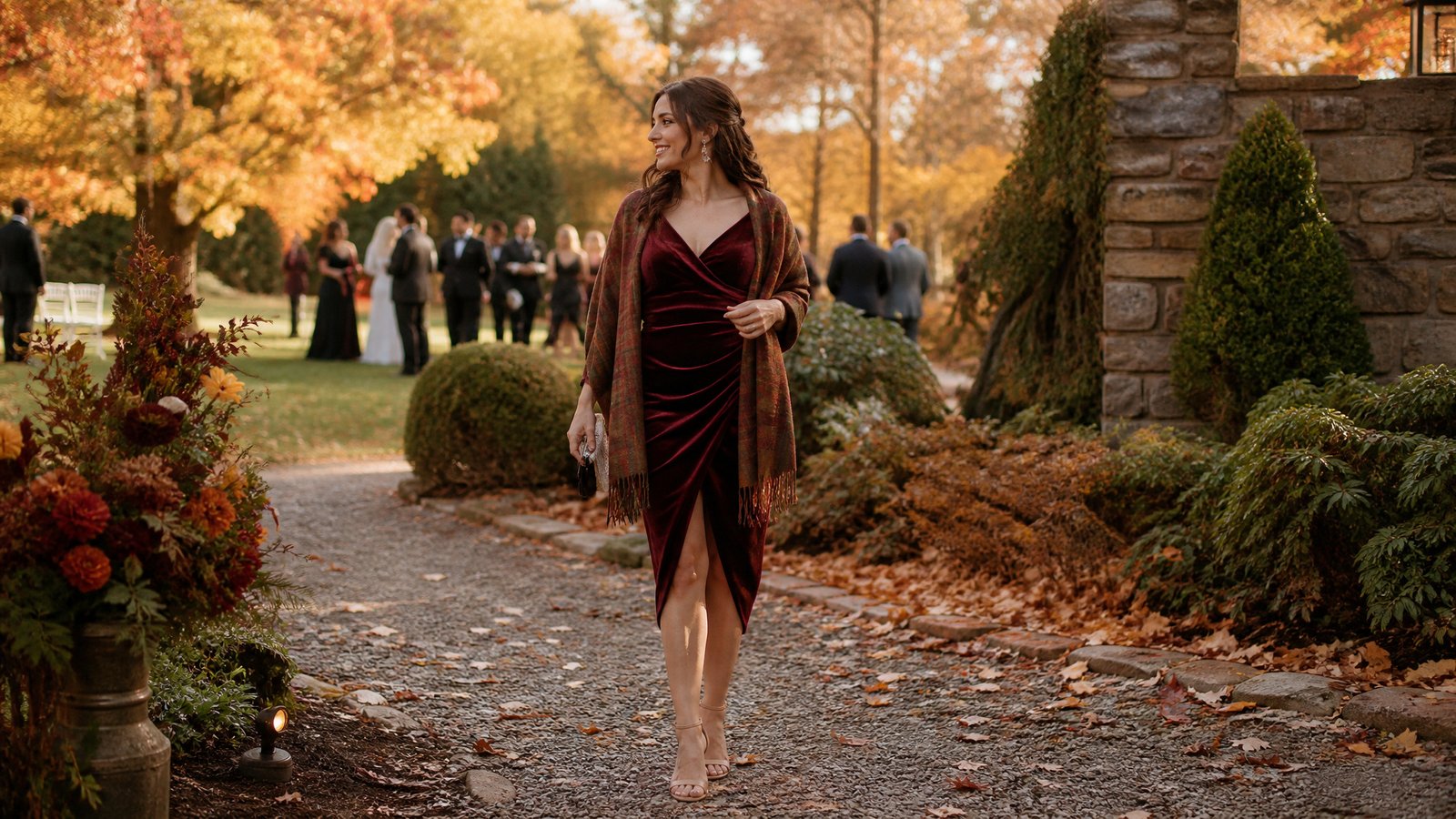 chic-outfit-ideas-fall-wedding-top-looks-to-wear featured outfit